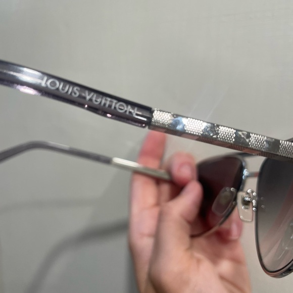 Sleek Silver Aviator Sunglasses